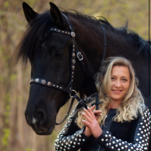 Семейная прогулка на лошади в Новосибирске 